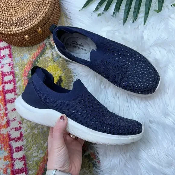 Clarks Navy Blue Lightweight Slip On Casual Knit Sneaker 9 - Picture 1 of 10